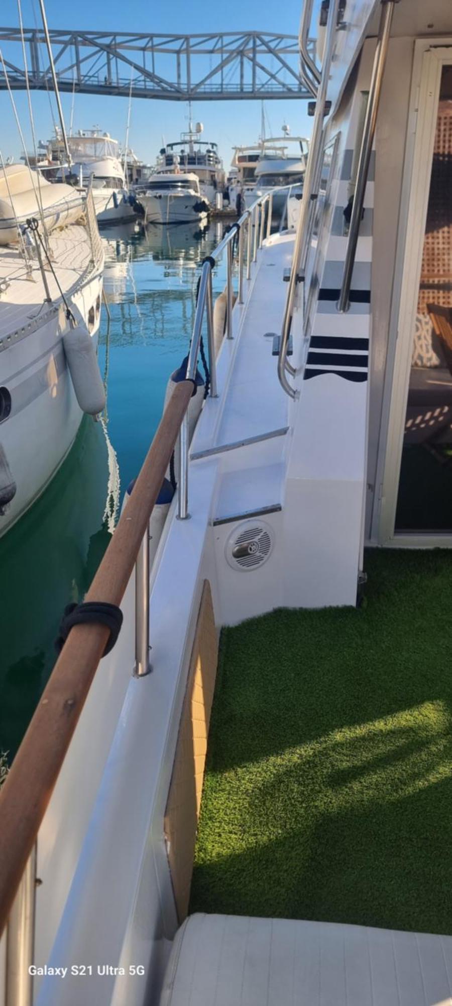 Beautiful And Comfy Boat In Barcelona With Boat Tour Option Hotel Exterior photo