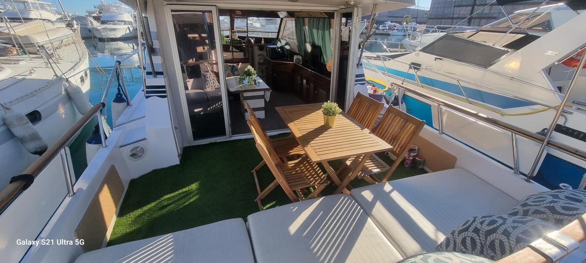 Beautiful And Comfy Boat In Barcelona With Boat Tour Option Hotel Exterior photo