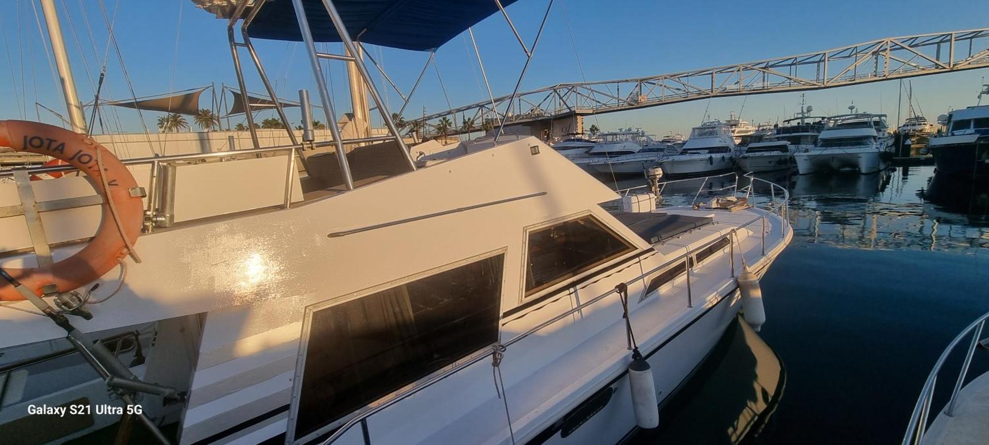 Beautiful And Comfy Boat In Barcelona With Boat Tour Option Hotel Exterior photo