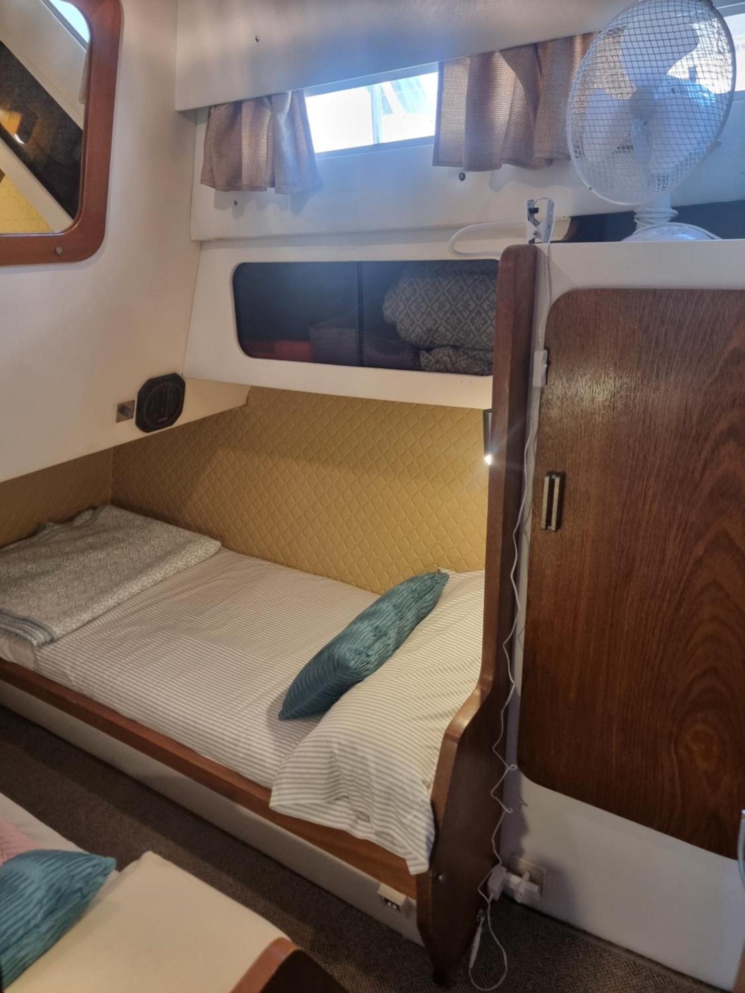 Beautiful And Comfy Boat In Barcelona With Boat Tour Option Hotel Exterior photo