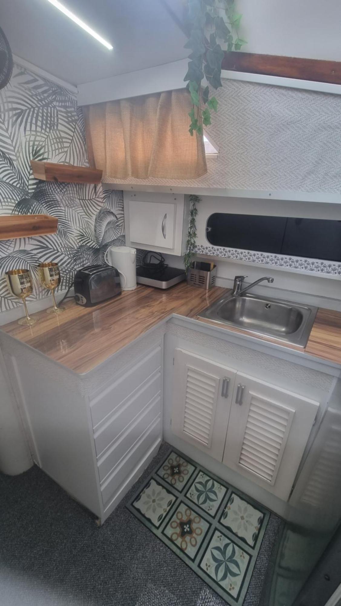Beautiful And Comfy Boat In Barcelona With Boat Tour Option Hotel Exterior photo